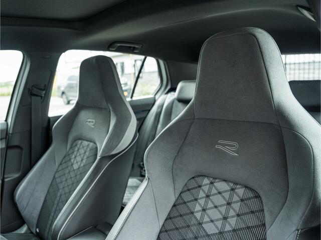 Volkswagen GOLF 1.5 eTSI 2X R-Line 150PK | Pano | Keyless | Virtual | Camera | ACC | DCC | Front Assis | Lane Assis | Side Assis