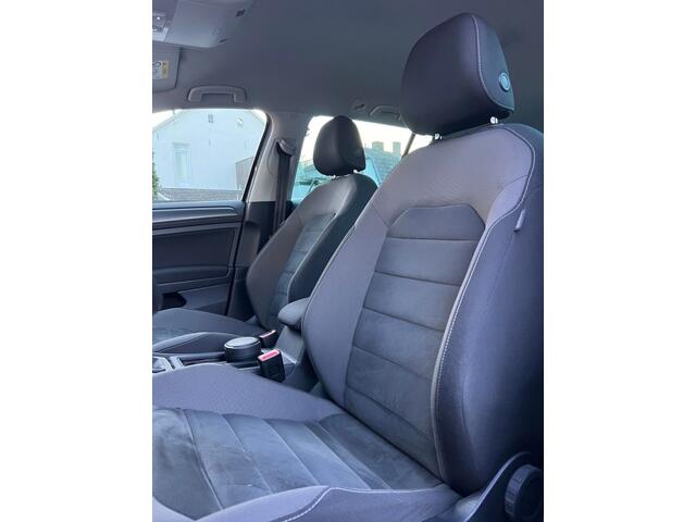 Volkswagen GOLF 1.5 TSI Highline Business R-Line 150pk/Cruise/Navi/PDC