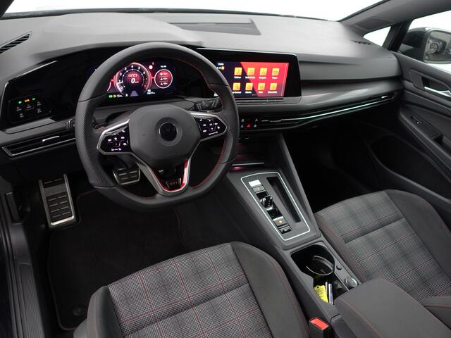 Volkswagen GOLF 2.0 TSI GTI Performance Aut- Panodak, Sfeerverlichting, Carplay, Stuur/Stoelverwarming, Dynamic Select, Ada Cruise