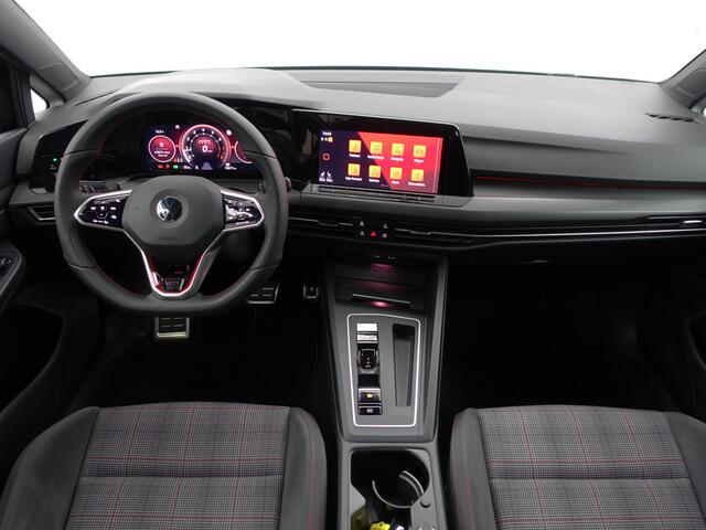 Volkswagen GOLF 2.0 TSI GTI Performance Aut- Panodak, Sfeerverlichting, Carplay, Stuur/Stoelverwarming, Dynamic Select, Ada Cruise