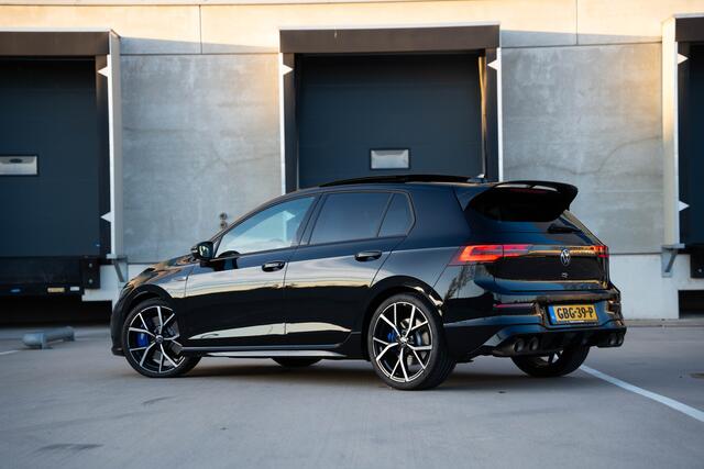 Volkswagen GOLF 2.0 TSI R 4Motion/Pano/IQ/AKRA/H+K/5J-Garantie