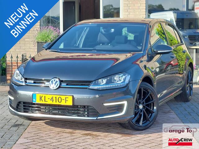 Volkswagen GOLF 1.4 TSI GTE Connected Series | Trekhaak | NL auto