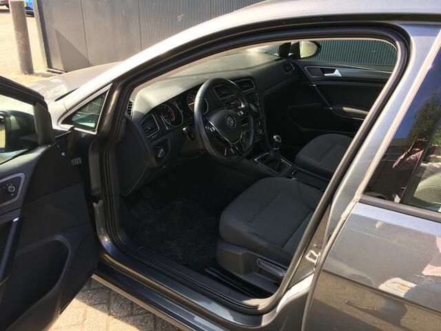 Volkswagen GOLF 1.0 TSI Trendline , Navi, Airco, Cruise control