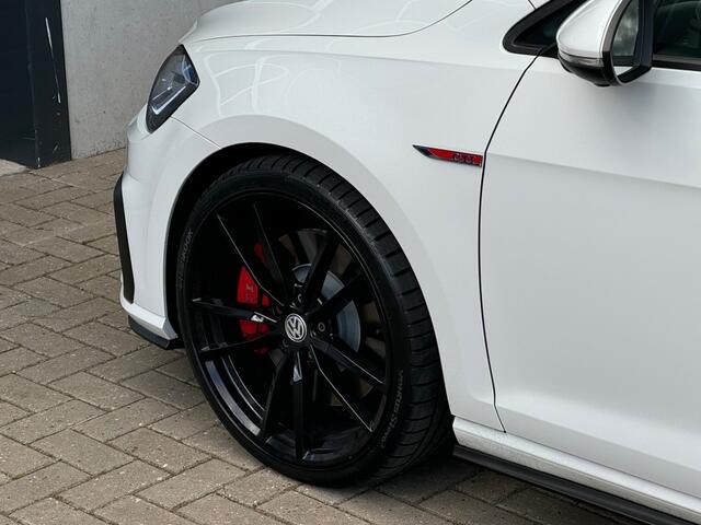 Volkswagen GOLF 2.0 TSI GTI DSG pano acc honeycomb 19'' pretoria
