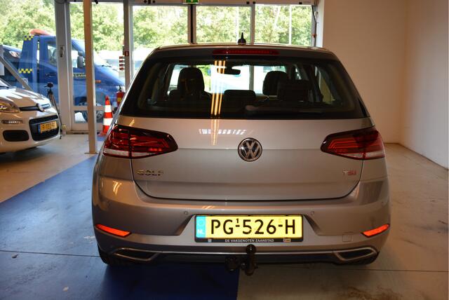 Volkswagen GOLF 1.4 TSI Highline grootbeeld navi,appelcar, cruisec rijstrookdet, trekhaak, veel accessoires 5-drs 150PK trekh 1500KG geen schade geen krassen.