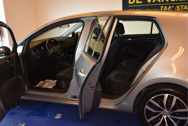Volkswagen GOLF 1.4 TSI Highline grootbeeld navi,appelcar, cruisec rijstrookdet, trekhaak, veel accessoires 5-drs 150PK trekh 1500KG geen schade geen krassen.