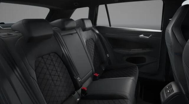 Volkswagen GOLF Variant 1.5 eTSI R-Line Edition