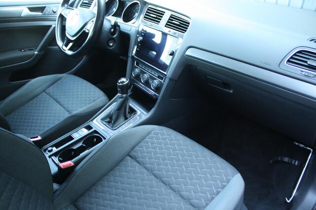 Volkswagen GOLF 1.0 TSI Comfortline - RIJKLAAR - NAVIGATIE - CAMERA - 5-DEURS