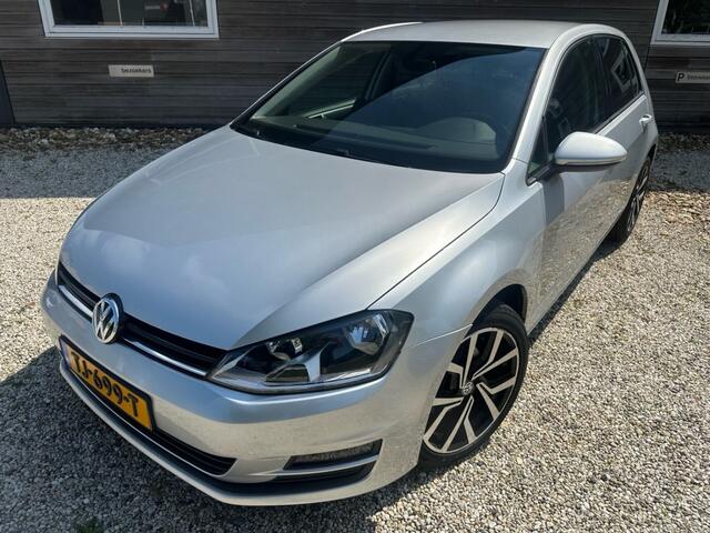 Volkswagen GOLF 1.2 TSI Connected Series