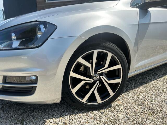 Volkswagen GOLF 1.2 TSI Connected Series