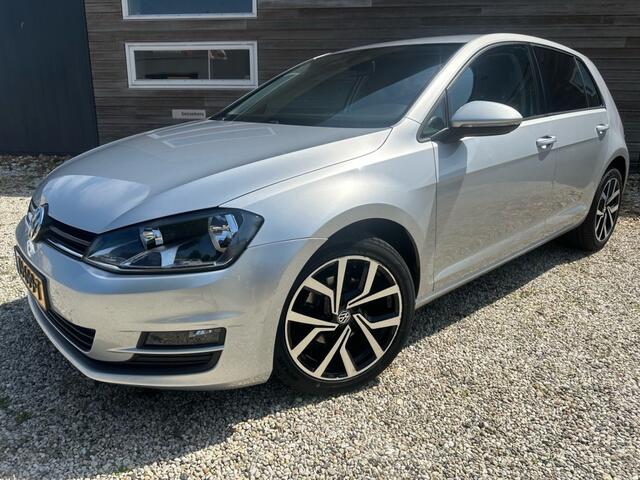 Volkswagen GOLF 1.2 TSI Connected Series