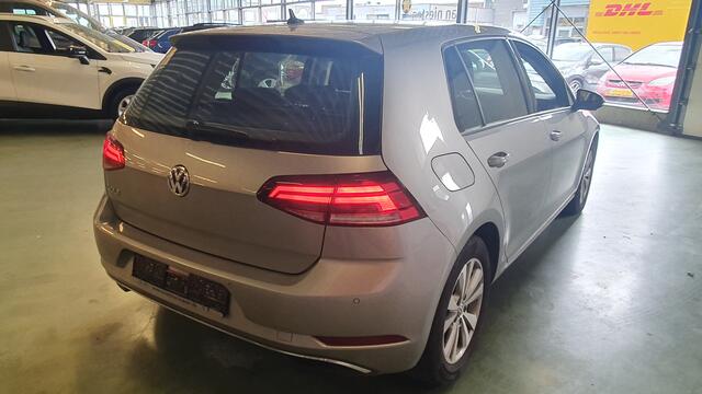 Volkswagen GOLF 1.5 TSI -150pk- AUTOMAAT / NAVI / TREKHAAK / APP-CONNECT