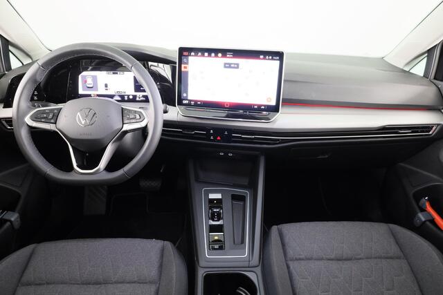 Volkswagen GOLF 1.5 eTSI Life Edition 115 PK | Navigatie | Camera | 18 Inch | Spiegelpakket | Keyless entry