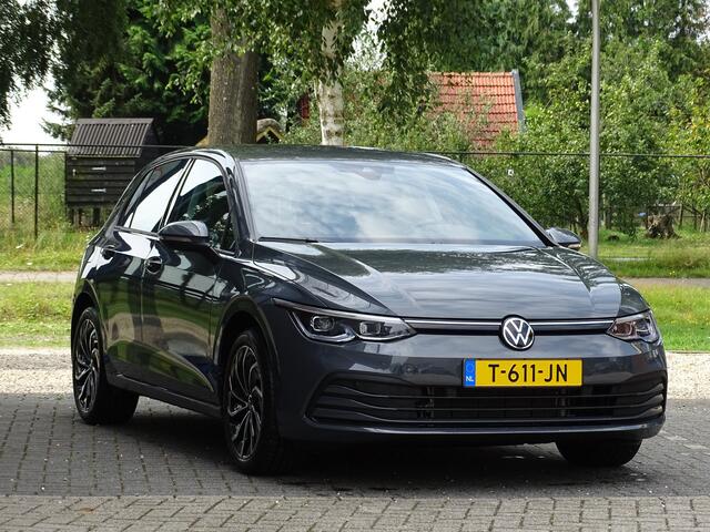 Volkswagen GOLF 1.0 eTSI Life Business