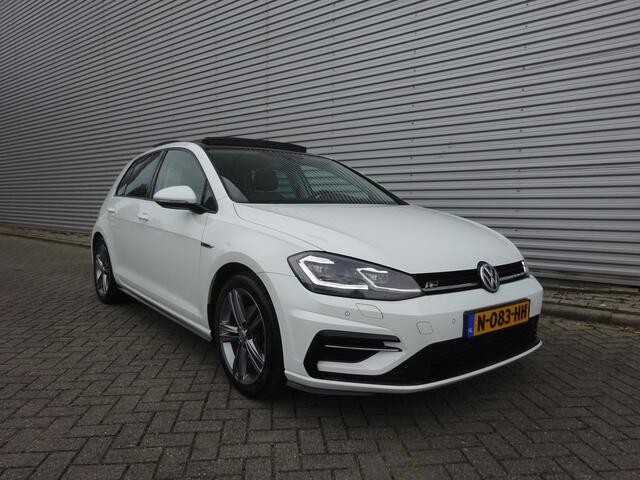 Volkswagen GOLF 1.4 TSI Highline R-Line Panoramadak / Virtual / Keyless / Led / Camera