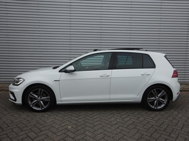 Volkswagen GOLF 1.4 TSI Highline R-Line Panoramadak / Virtual / Keyless / Led / Camera