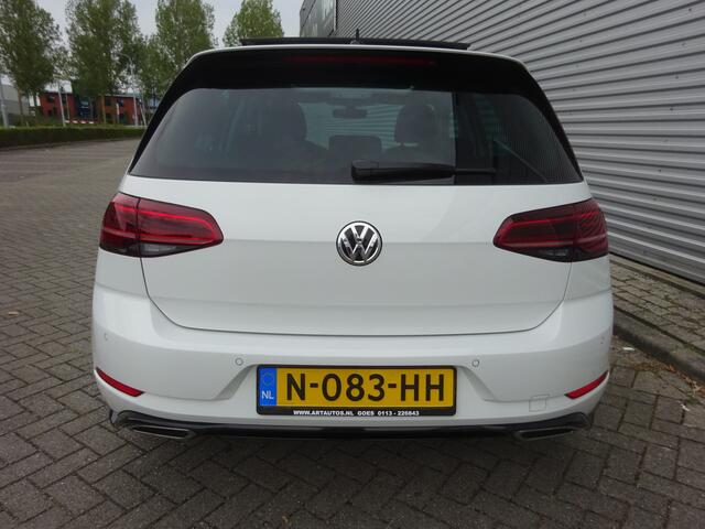 Volkswagen GOLF 1.4 TSI Highline R-Line Panoramadak / Virtual / Keyless / Led / Camera