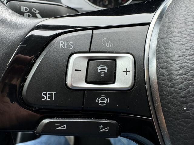 Volkswagen GOLF 1.0 TSI Comfortline Business - Apple carplay - Navi - ACC