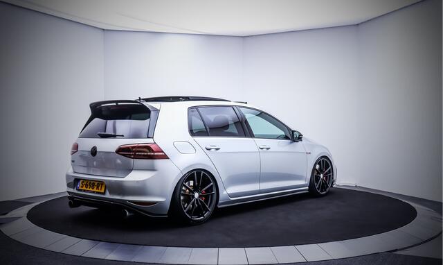 Volkswagen GOLF 2.0GTI Dsg Clubsport PANO/XENON/NAVI/APP CONNECT/CAMERA/BLINDSPOT/STOELVERW./ACC/LMV 19''