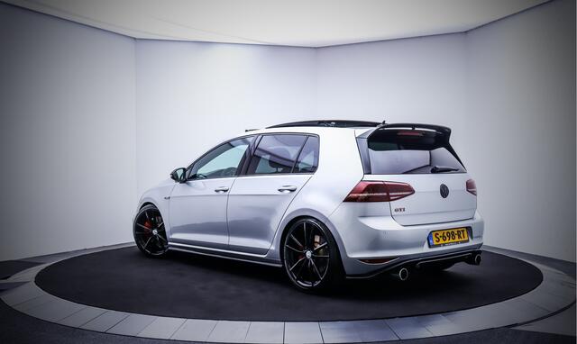 Volkswagen GOLF 2.0GTI Dsg Clubsport PANO/XENON/NAVI/APP CONNECT/CAMERA/BLINDSPOT/STOELVERW./ACC/LMV 19''