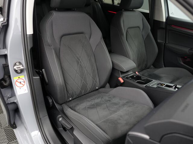 Volkswagen GOLF 1.4 eHybrid GTE 242pk Aut- Head Up, Carplay, Sfeerverlichting, Stoelmassage, Memory, Stuur/Stoelverwarming, Ada Cruise