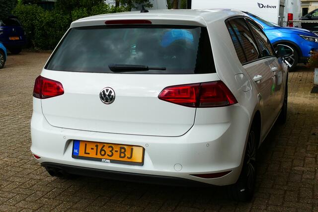 Volkswagen GOLF 1.4 TSI Connected Series Bj 12-2016. Xenon, Clima, Cruise, Stoelverw, PDC V+A, 16"LMV