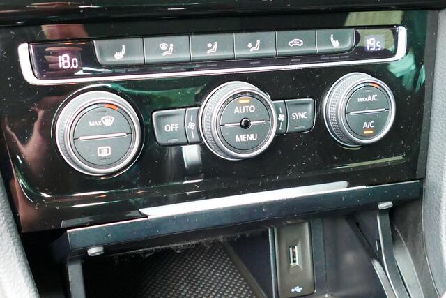 Volkswagen GOLF 1.4 TSI Connected Series Bj 12-2016. Xenon, Clima, Cruise, Stoelverw, PDC V+A, 16"LMV