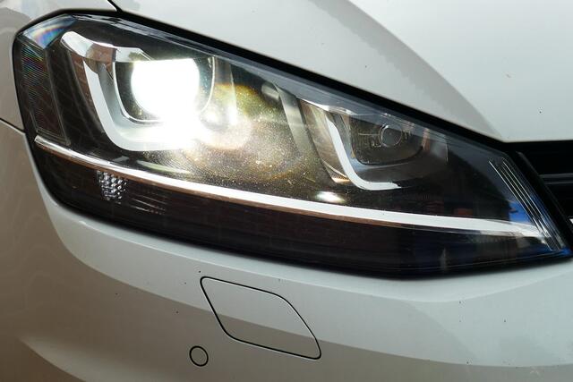 Volkswagen GOLF 1.4 TSI Connected Series Bj 12-2016. Xenon, Clima, Cruise, Stoelverw, PDC V+A, 16"LMV