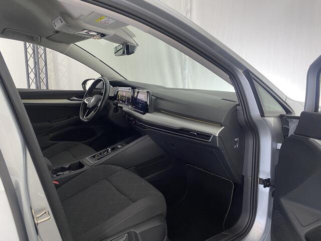 Volkswagen GOLF Variant 1.0 eTSI Life | Automaat | Sfeerverlichting | ACC | DAB | Climate Control | MHEV |