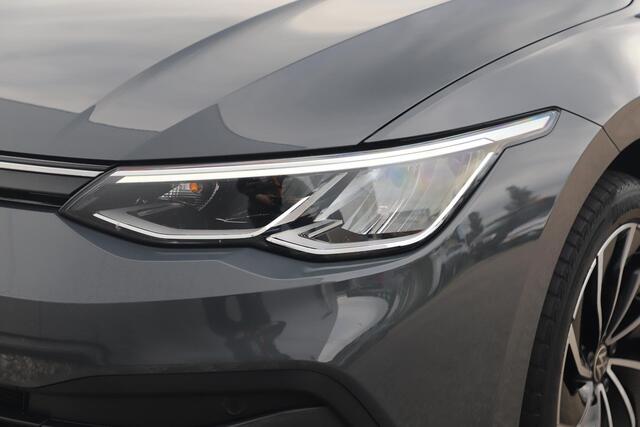 Volkswagen GOLF Variant 1.0 eTSI Life Business 110PK Automaat Virtual Cockpit 17 inch LMV Navigatie Camera PDC Sfeerverlichting Carplay Android Getint Glas Adaptive Cruise Lane Assist Comfortstoelen