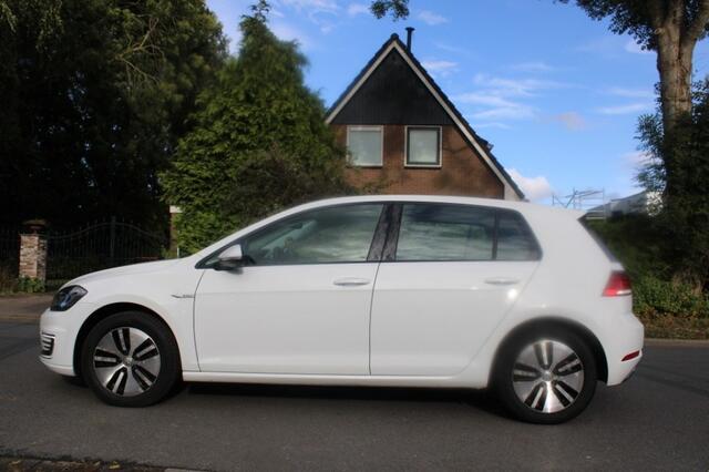 Volkswagen GOLF E edition navigatie adaptief cruise park pilot winterset NAP