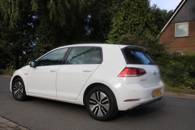 Volkswagen GOLF E edition navigatie adaptief cruise park pilot winterset NAP