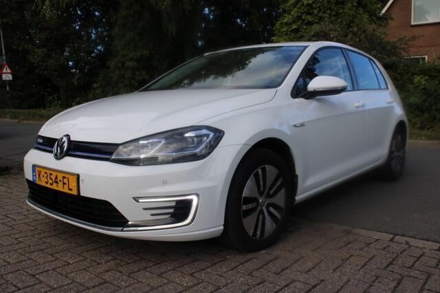 Volkswagen GOLF E edition navigatie adaptief cruise park pilot winterset NAP