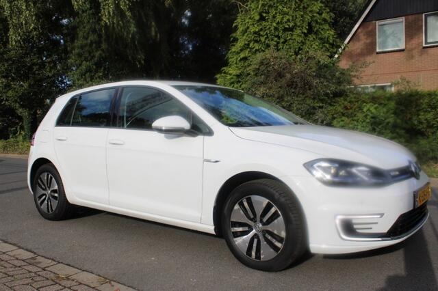 Volkswagen GOLF E edition navigatie adaptief cruise park pilot winterset NAP