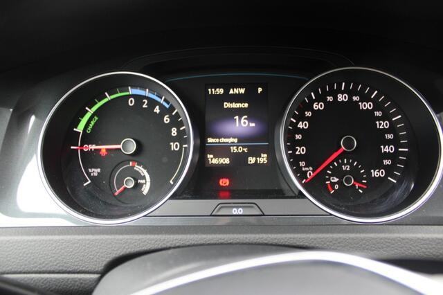 Volkswagen GOLF E edition navigatie adaptief cruise park pilot winterset NAP