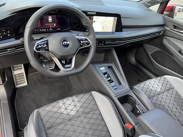 Volkswagen GOLF 1.5 eTSI R-Line | Panoramadak | Harman/Kardon | Sportstoelen | Full-LED | Navigatie | Apple Carplay/Android Auto | Dodehoek | Park. Assist | Rijklaarprijs!