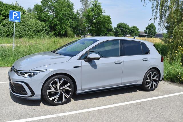 Volkswagen GOLF 1.5 TSI R-Line | 18'' Bergamo | Achteruitrijcamera | ACC | LED