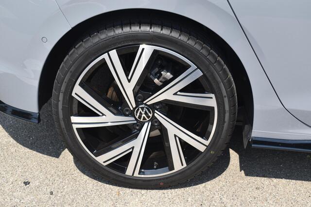 Volkswagen GOLF 1.5 TSI R-Line | 18'' Bergamo | Achteruitrijcamera | ACC | LED