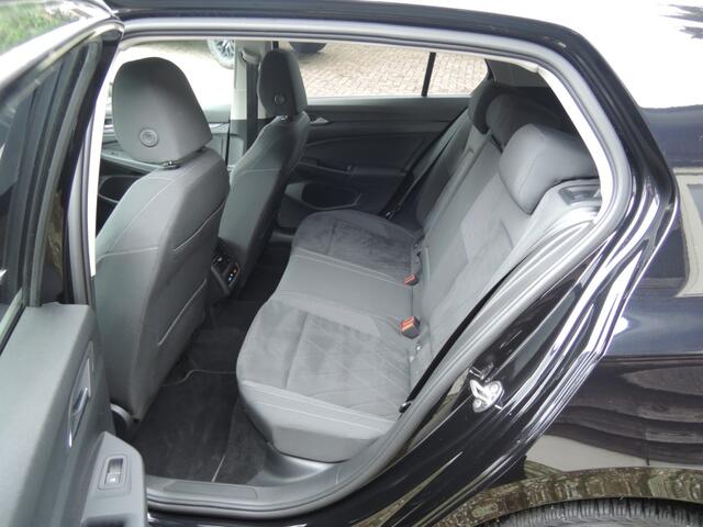 Volkswagen GOLF 2.0 TDI STYLE AUTOMAAT