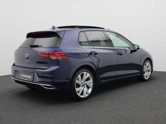 Volkswagen GOLF 1.4 eHybrid Style 204PK DSG Panoramadak, achteruitrijcamera, winterpakket, elek. stoel, 18" lichtmetaal