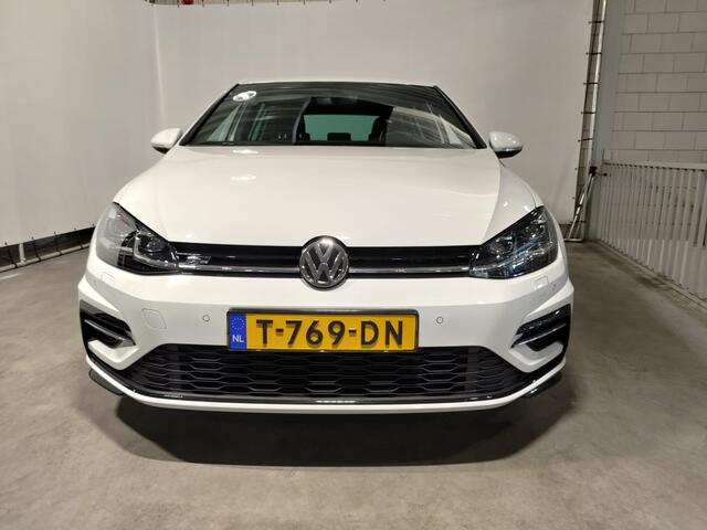 Volkswagen GOLF 1.5 TSI 150pk R-Line Highline 5 Drs 110kw Carplay / ACC / Bi-Xenon / Climate C.