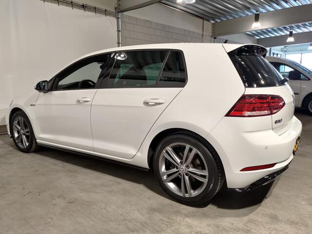 Volkswagen GOLF 1.5 TSI 150pk R-Line Highline 5 Drs 110kw Carplay / ACC / Bi-Xenon / Climate C.