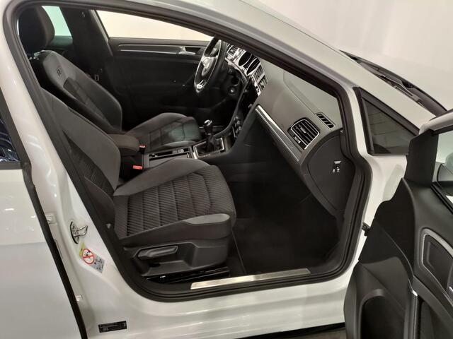 Volkswagen GOLF 1.5 TSI 150pk R-Line Highline 5 Drs 110kw Carplay / ACC / Bi-Xenon / Climate C.
