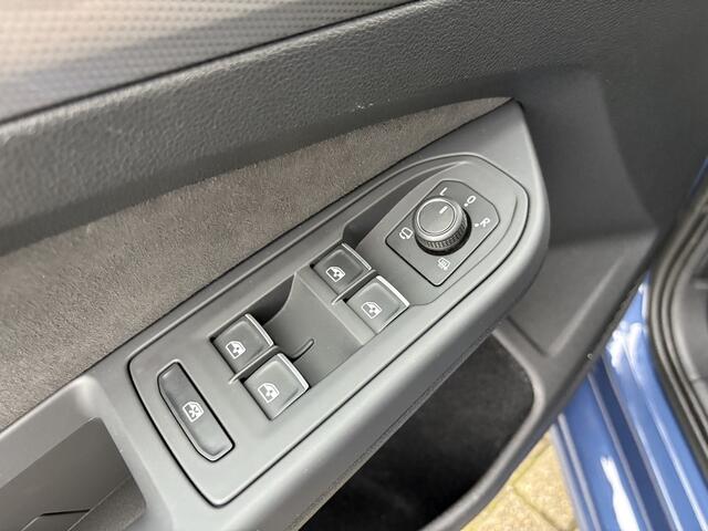 Volkswagen GOLF 1.5 eTSI DSG Style Carplay Keyless Ecc-Airco Memory Seats 18"LMV