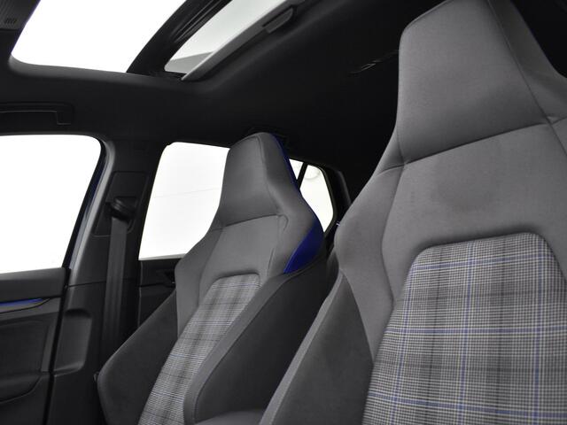 Volkswagen GOLF 1.4 245pk DSG eHybrid GTE · Keyless · Panoramdak · Camera · Side Assist · Park Assist · 18'' Inch · Garantie t/m 28-12-2028 of 100.000km