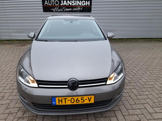 Volkswagen GOLF 1.0 TSI Business Edition Connected | Clima | Camera | Navigatie | Trekhaak | Ndl auto | Cruise control | RIJKLAARPRIJS INCL 12 MAANDEN GARANTIE EN BEURT