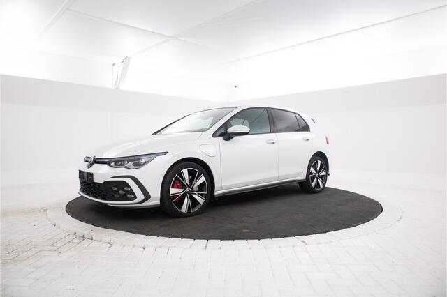 Volkswagen GOLF 1.4 eHybrid GTE Alle opties! Panorama, dode hoek det. etc.