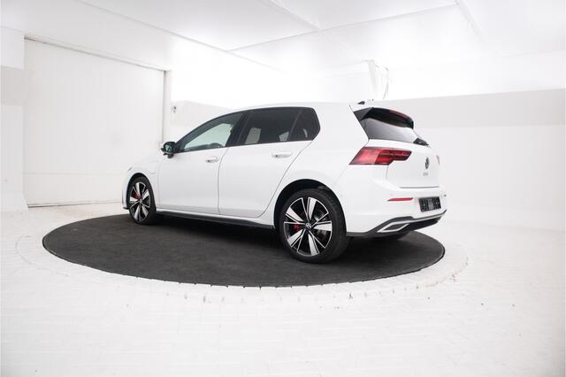 Volkswagen GOLF 1.4 eHybrid GTE Alle opties! Panorama, dode hoek det. etc.