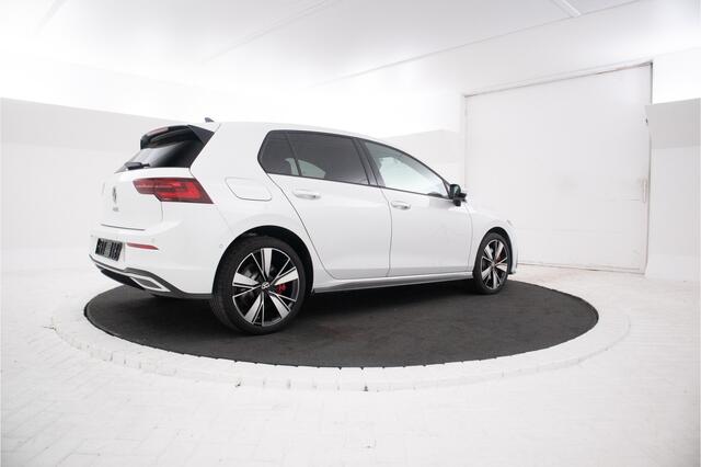 Volkswagen GOLF 1.4 eHybrid GTE Alle opties! Panorama, dode hoek det. etc.