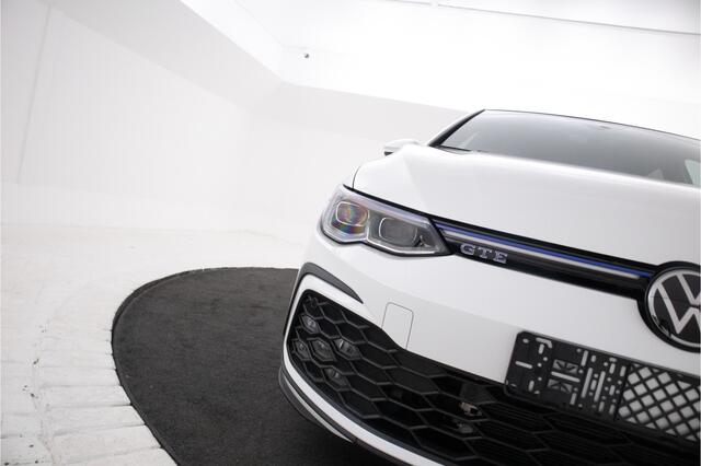 Volkswagen GOLF 1.4 eHybrid GTE Alle opties! Panorama, dode hoek det. etc.